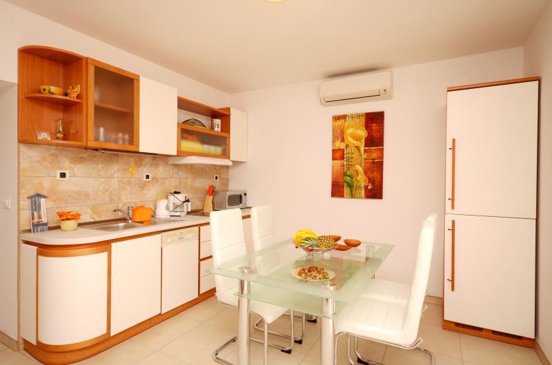 Apartment Smile โปดสตรานา ภายนอก รูปภาพ