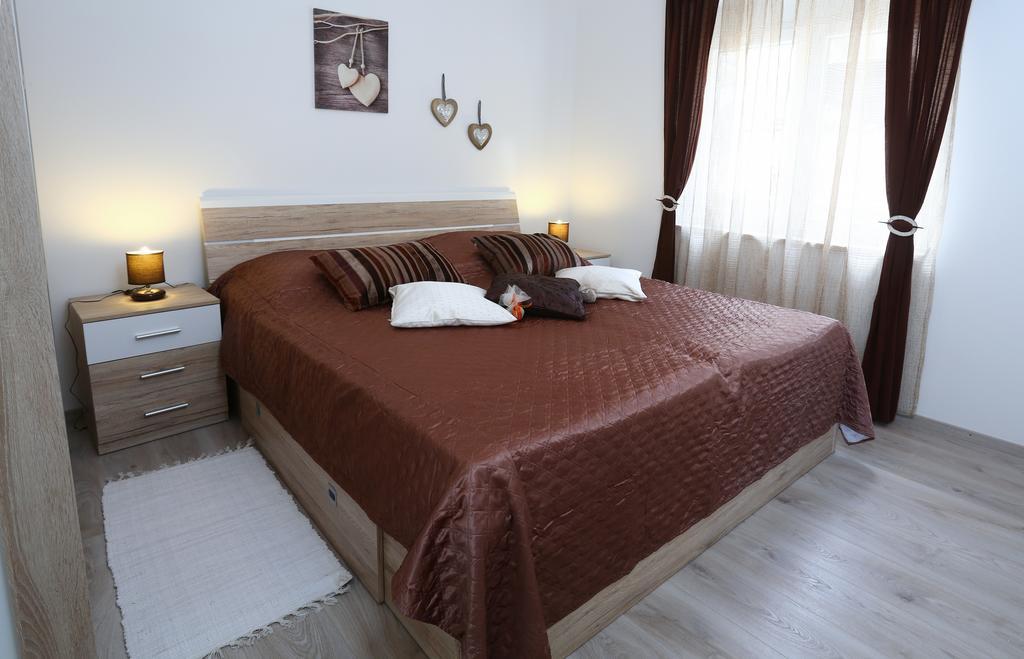 Apartment Smile โปดสตรานา ภายนอก รูปภาพ